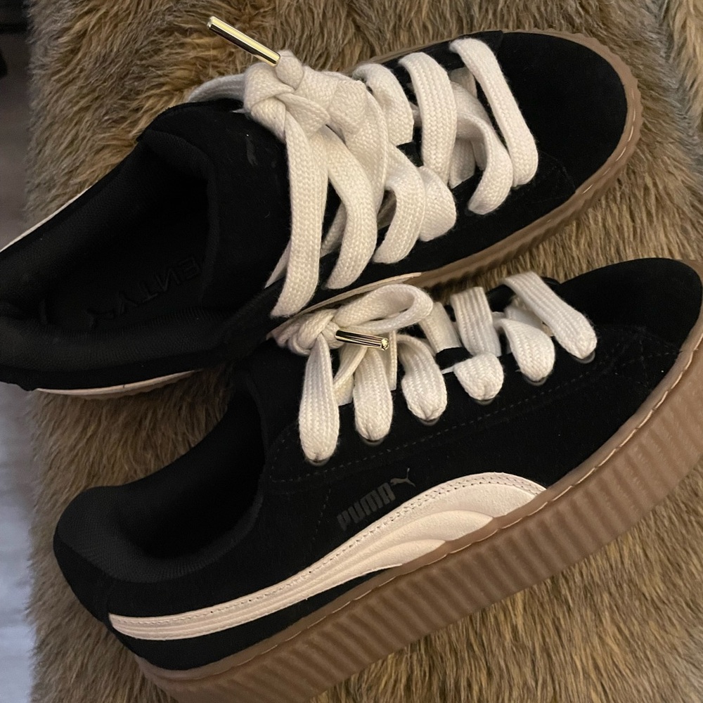 New with out box fenty pumas